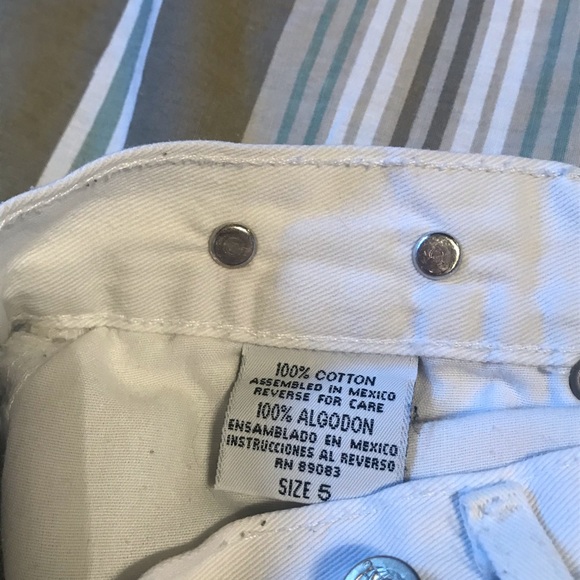 White shorts - Picture 3 of 4